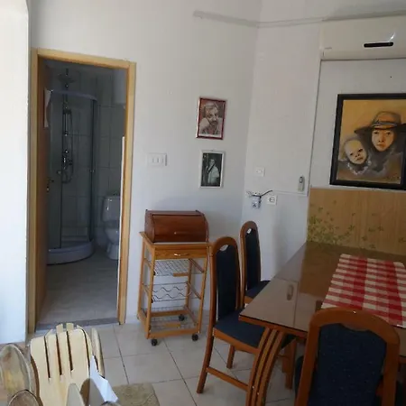 Apartman Bajto Katica * Nečujam